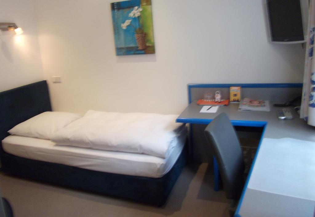 Hotel Alt - Tegel Berlin Zimmer foto